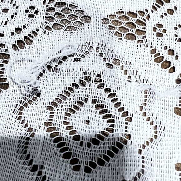 White Lace Tablecloth Polyester Geometric Pattern Rectangle 72" X 58" GrannyCore - Picture 4 of 5